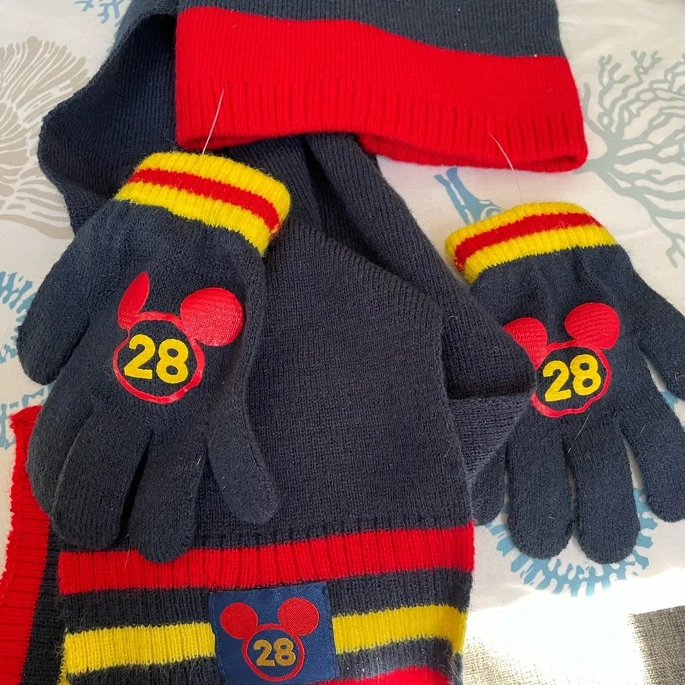 Disney Mickey Mouse Officially Licensed 4pc winter hat scarf gloves unisex kids